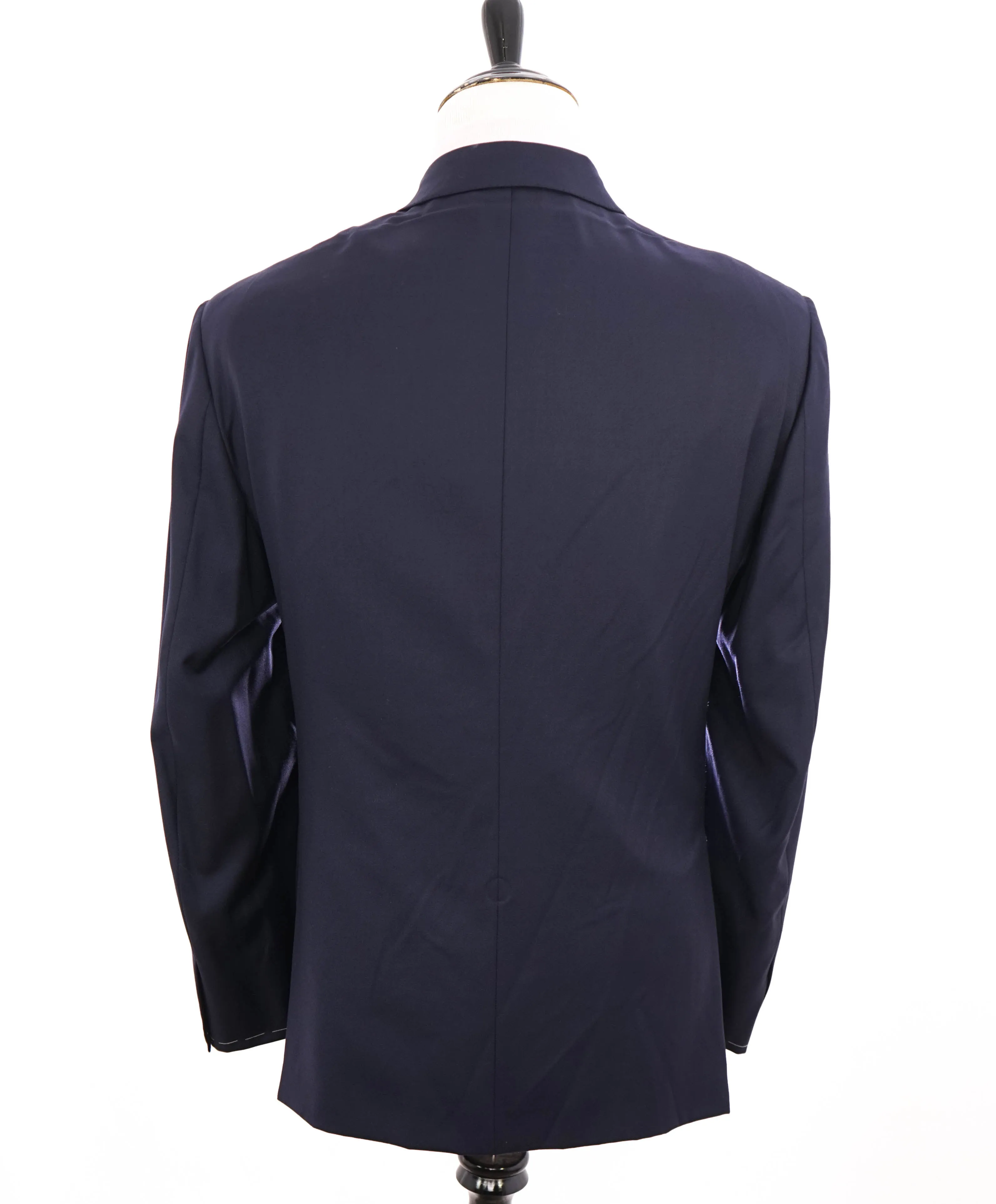 $4,800 BRIONI - NAVY 2-Button *CLOSET STAPLE* Hand Made Italy Blazer- 48R US