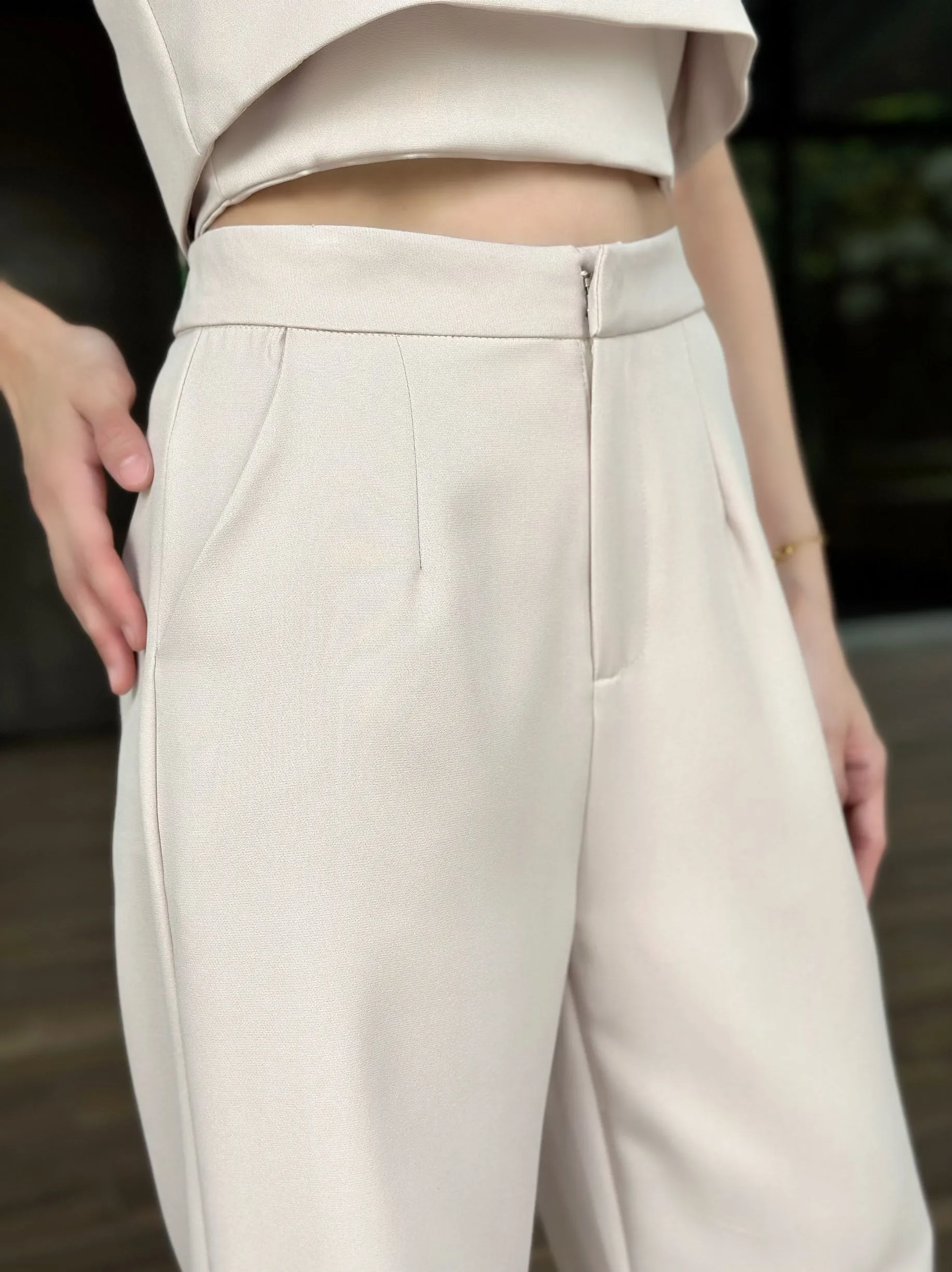 Alessia Tube Set in Beige