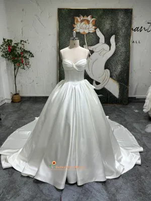 Ball Gown Spaghetti Straps V-waistline Wedding Dress