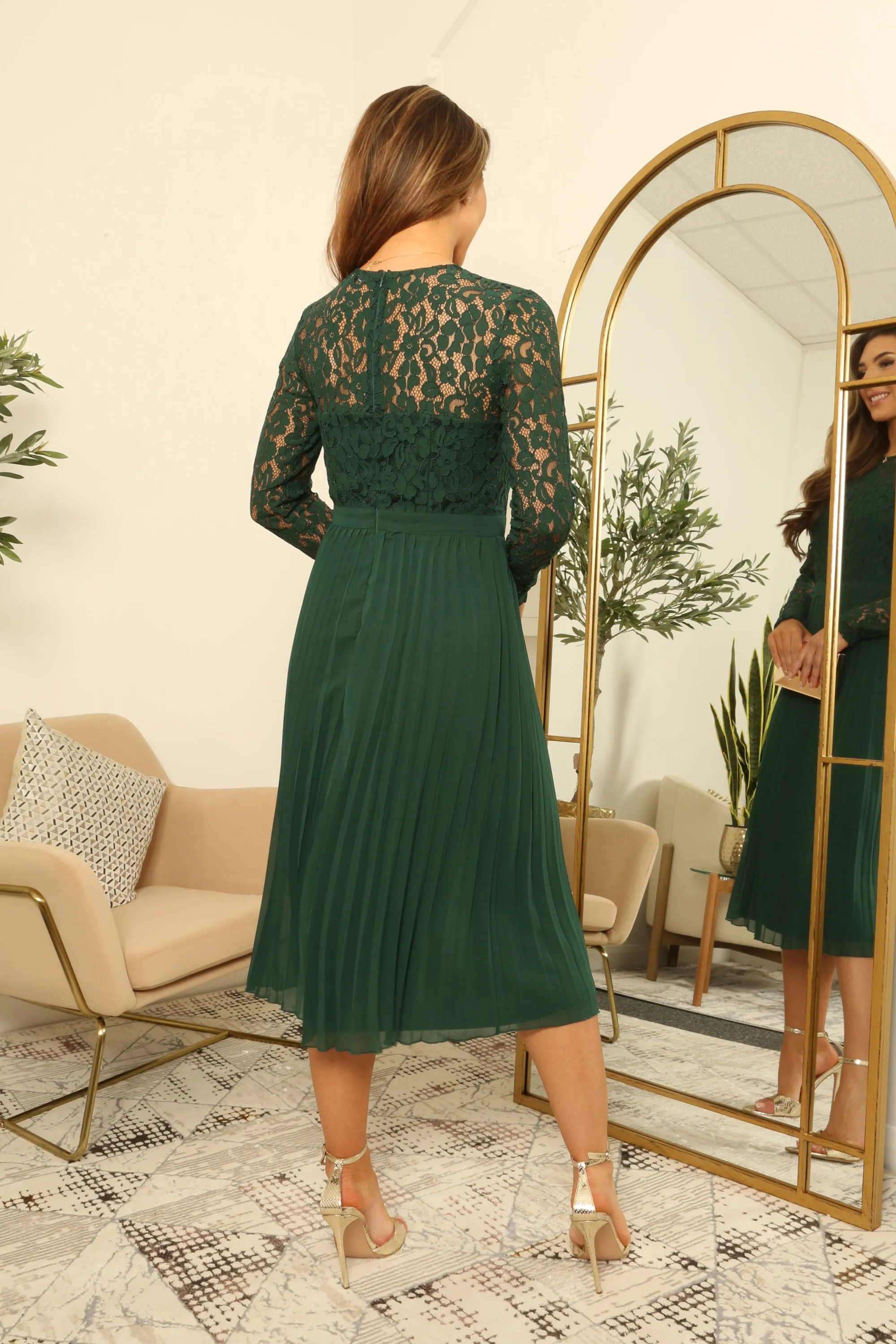 Double Second Green Long Sleeve Lace Pleated Dress