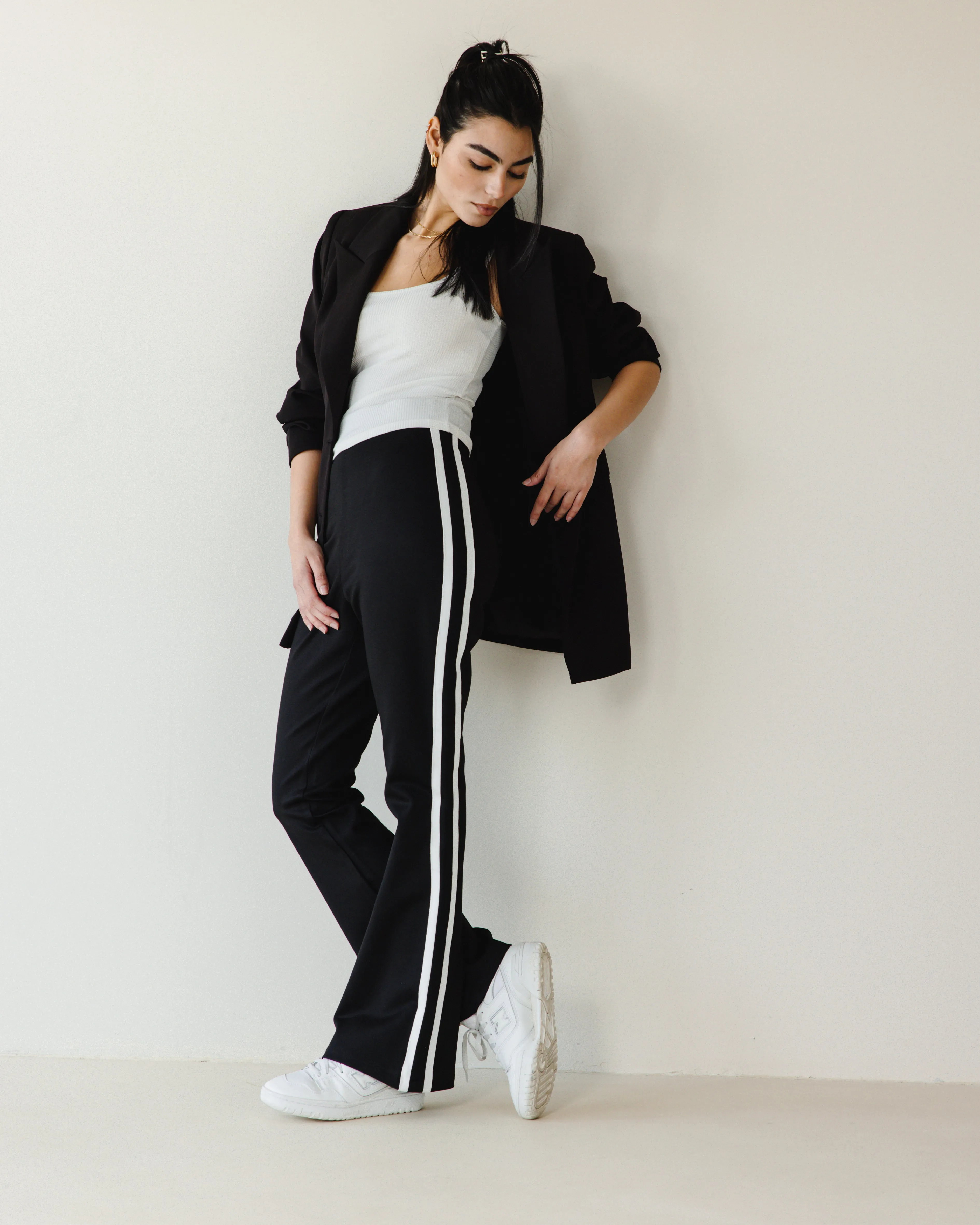 FLARE LEGGINGS WITH SIDE TAPE