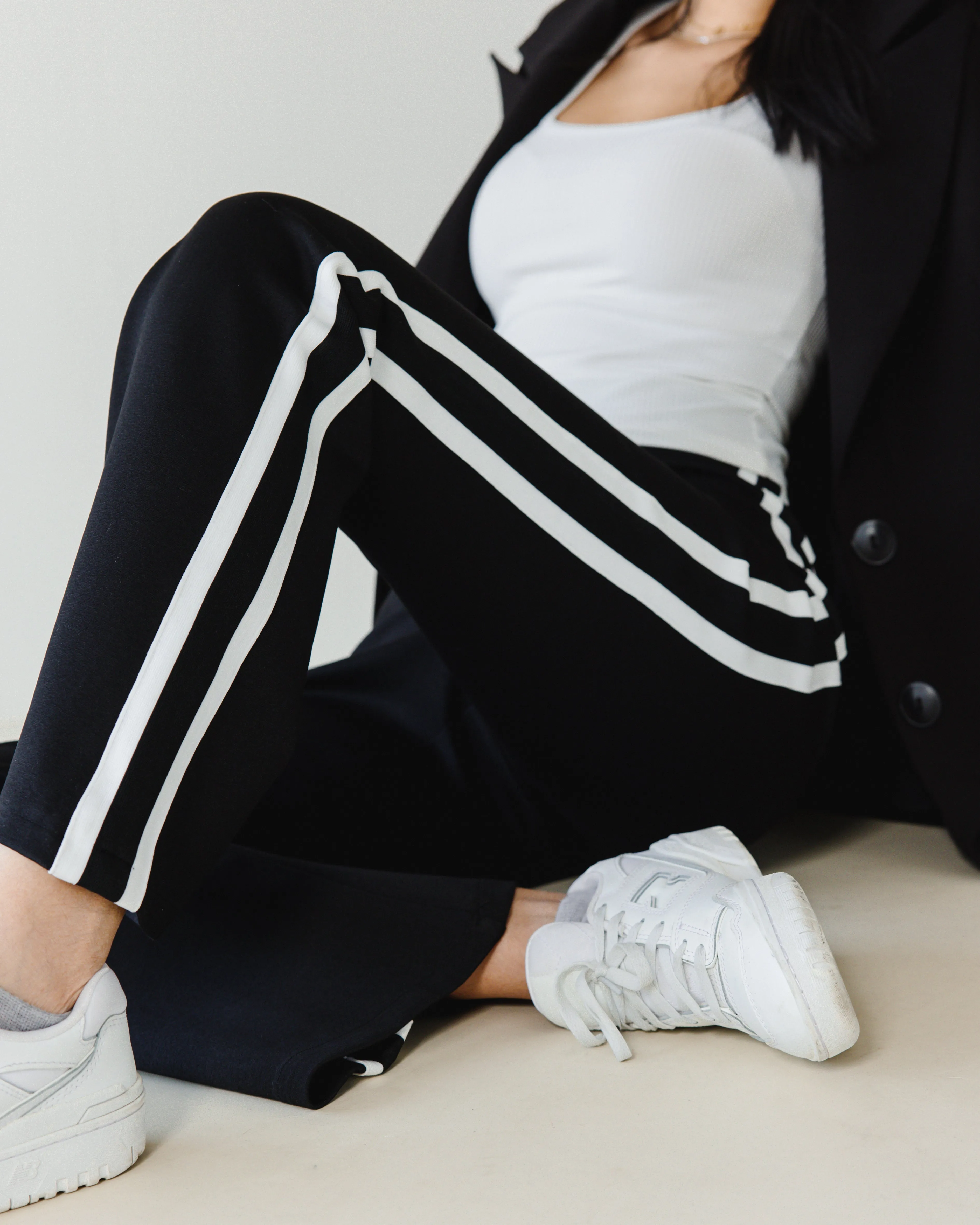 FLARE LEGGINGS WITH SIDE TAPE