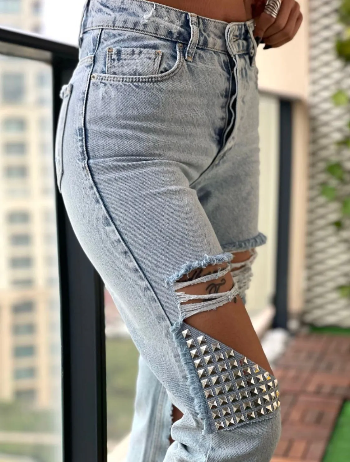 High-waist Ripped Blue Jeans