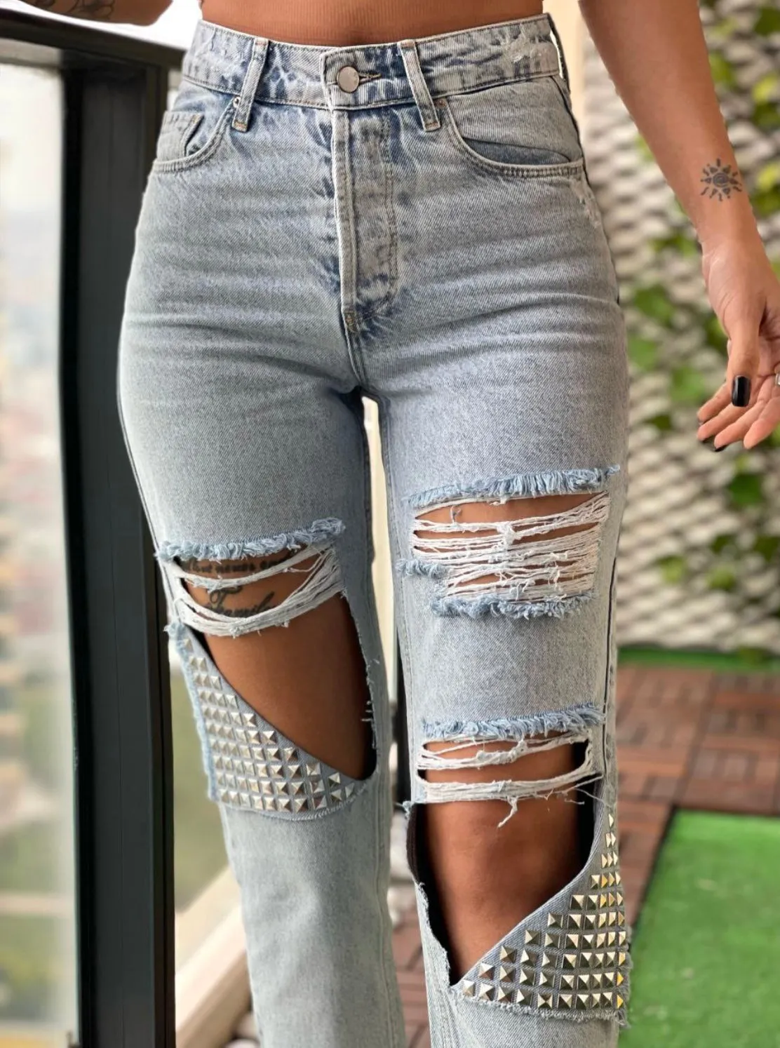 High-waist Ripped Blue Jeans