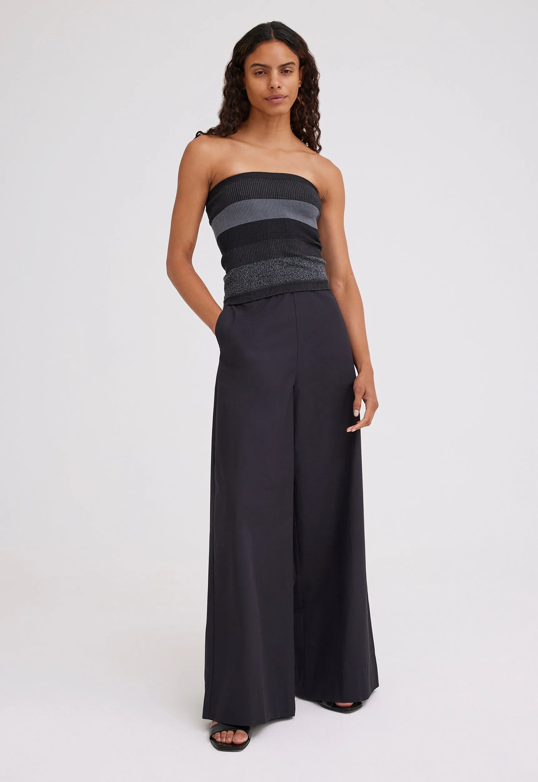 NAGNATA Yang Tube Top - Black/Black