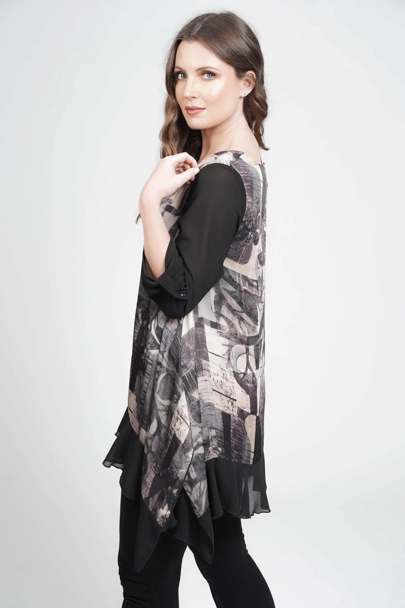 Saloos Hanky Hem Tunic Top with Necklace