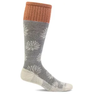 Women's Lotus Lift | Firm Graduated Compression Socks