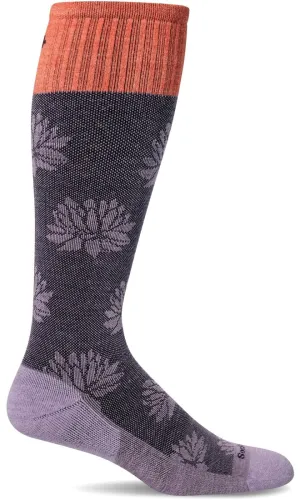 Women's Lotus Lift | Firm Graduated Compression Socks